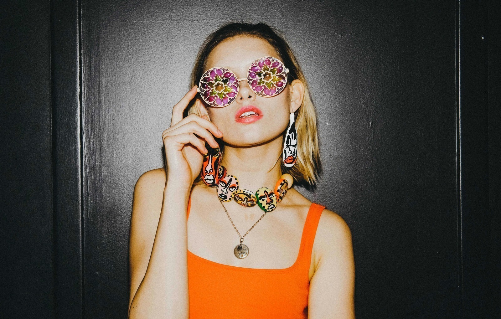 Experimentálna a angažovaná poézia